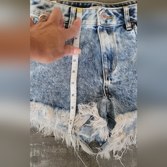 P A C S U N Hi-Rise Festival Acid Wash Raw Hem Jean Shorts Size 24 - Picture 6 of 13